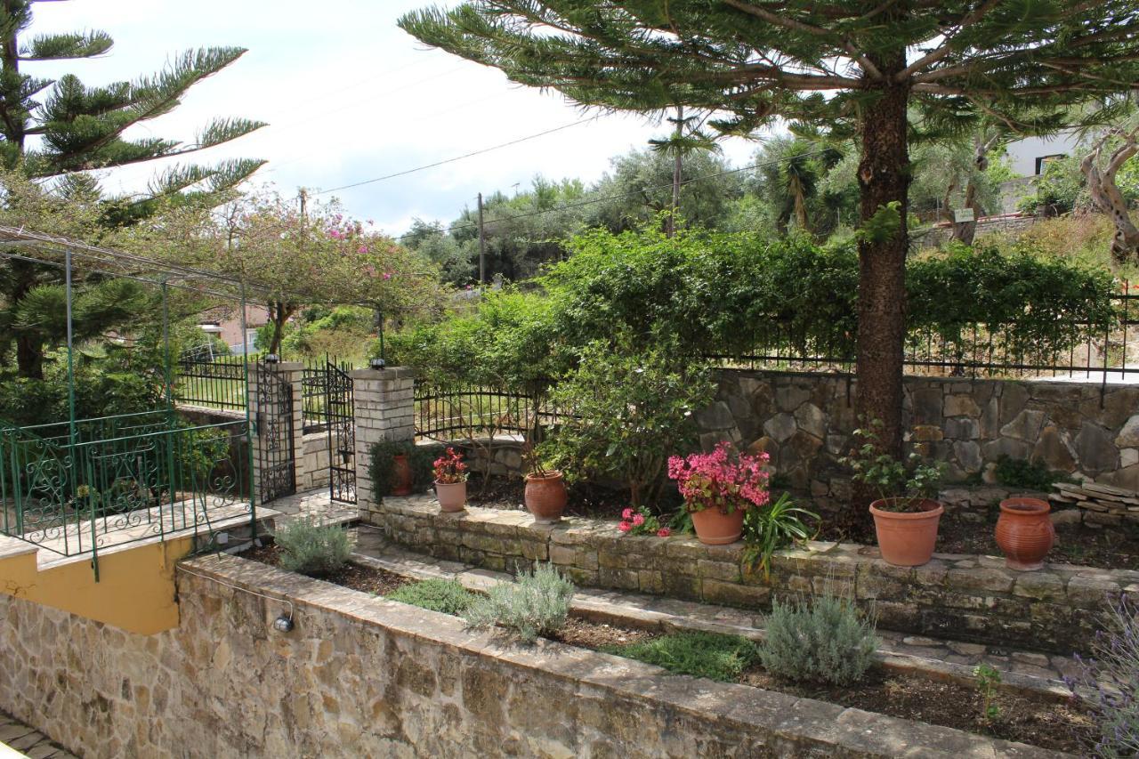 Paxos Rock Apartments Gaios Eksteriør bilde